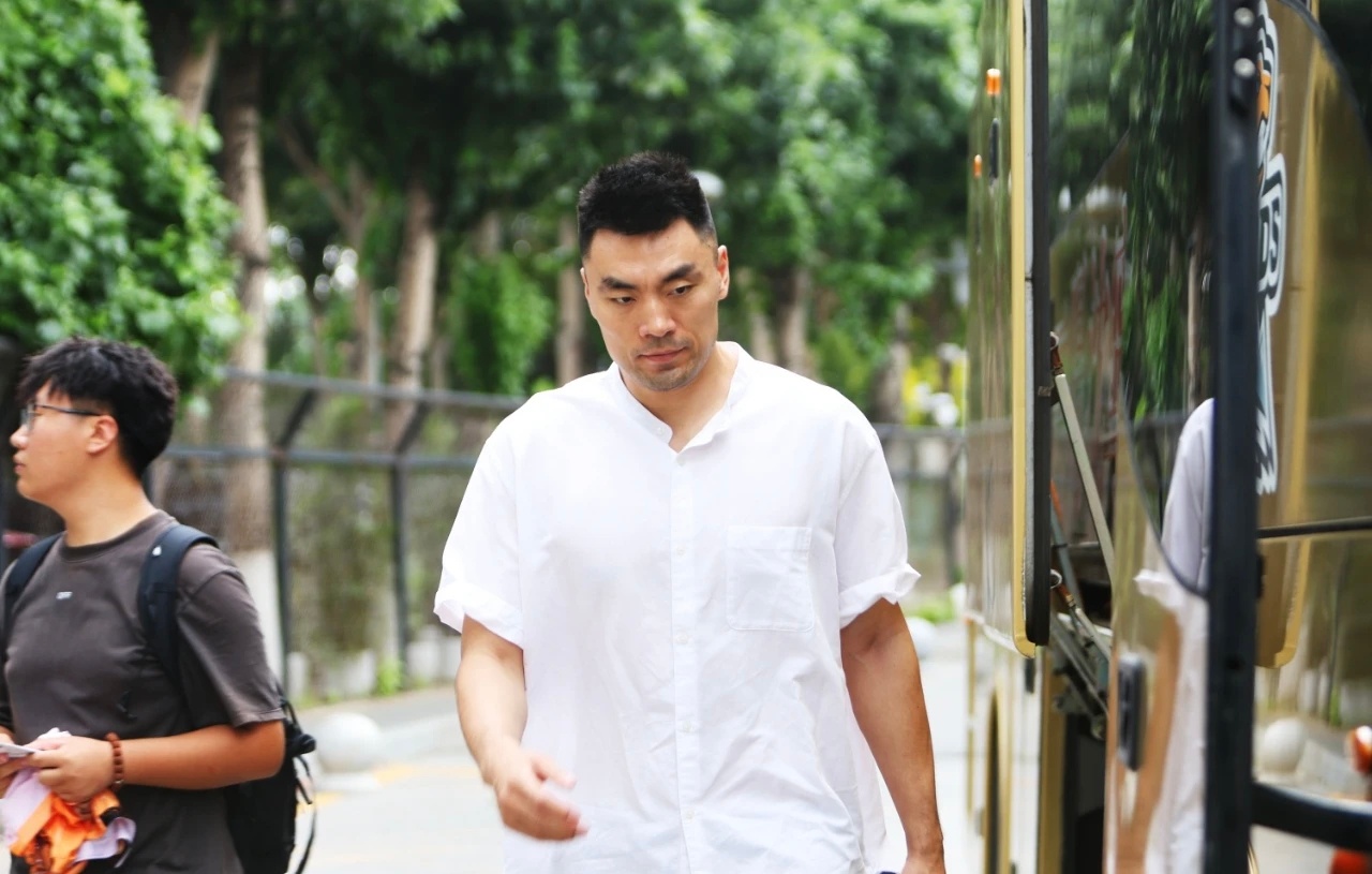 辽篮今日下午出发前往阜新 参加明天开赛的四国男篮邀请赛。李晓旭随队，那么是不是说