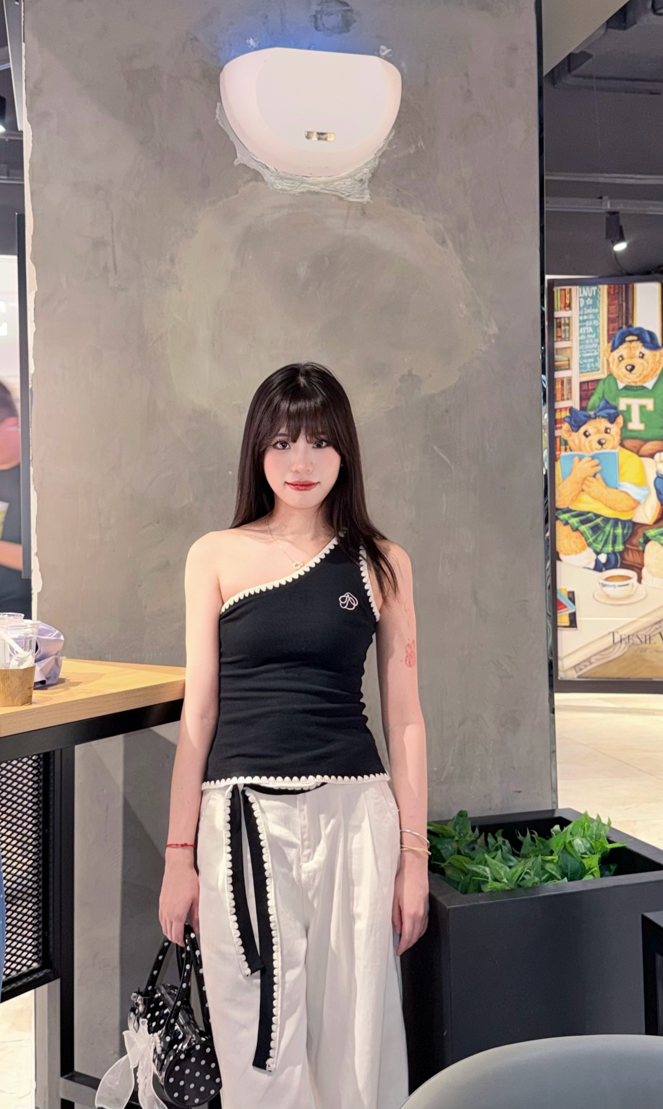 分享一组今日的OOTD 发DY的话 会有人看吗