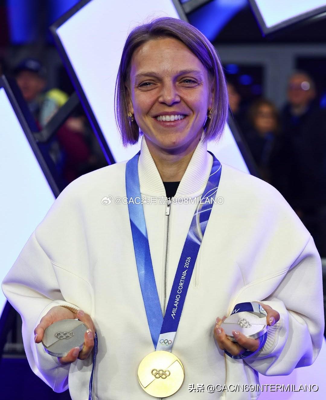 【2025/26联赛】国际米兰2：0热那亚

内拉祖里奥运冠军方塔纳也在现场💙