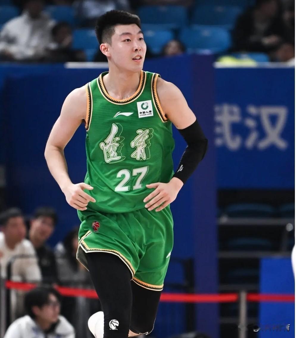 今天多人爆料辽篮锋线球员27号俞泽辰租借加盟吉林男篮，这笔租借合同对于三方来说都