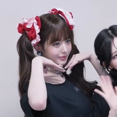 全世界正数第一喜欢老乱的双马尾🙈🙈一想到要去看东蛋就好激动 我要看8皇新造型