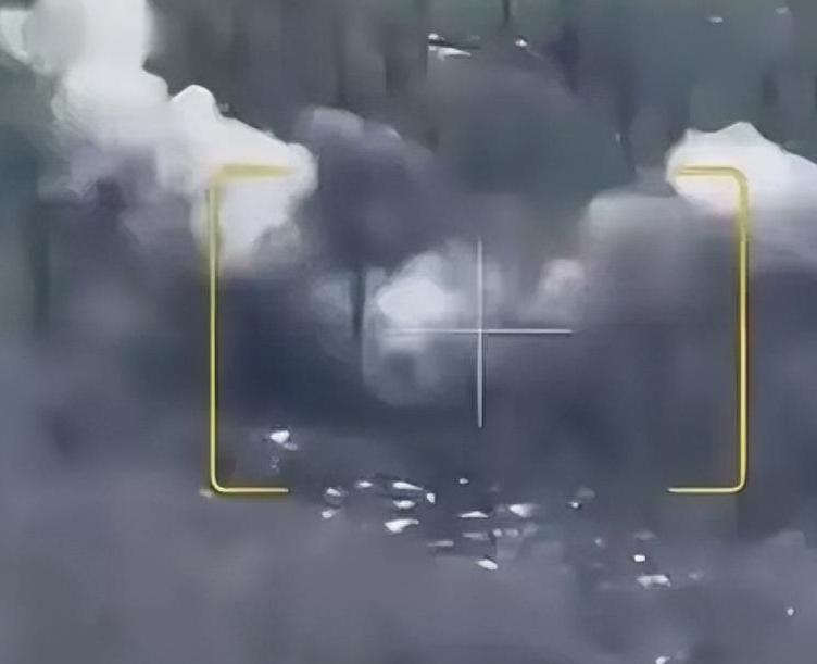 午夜的爆炸声突然划破乌克兰的夜空，俄罗斯方面突然展开了大规模的空袭行动，精准命中
