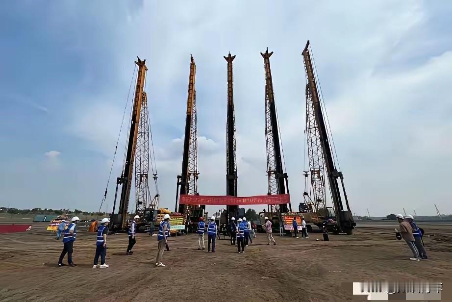 印尼"薅羊毛"，中企刚建好厂就"关门打狗"。

中国企业刚砸下120亿美元，在印