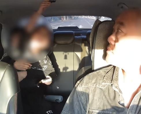 破防了！天津一名网约车师傅，载客时见乘车小男孩不停拉扯车内监控，出于职责上前劝阻