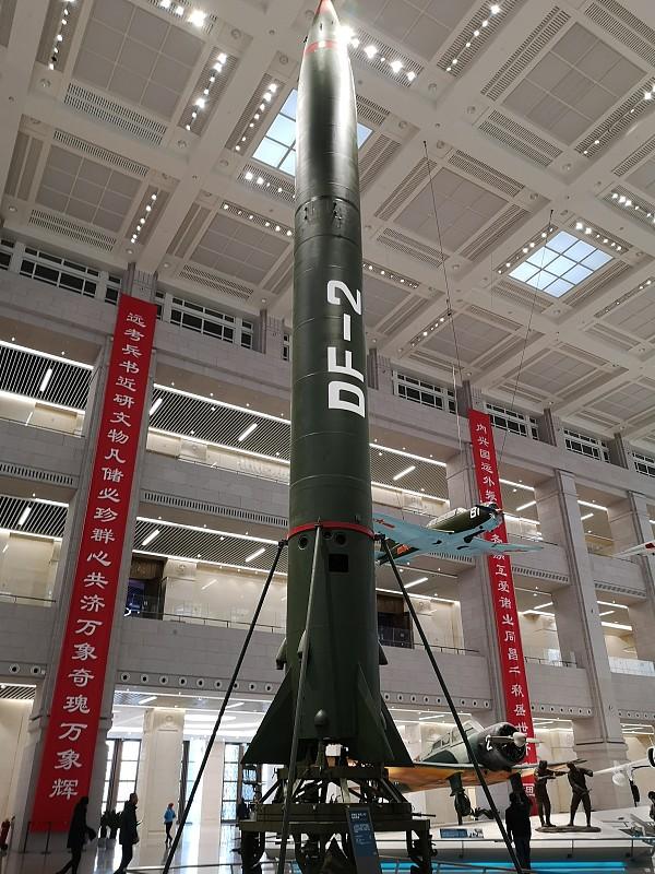 东风导弹能成为我国战略威慑核心力量，那可是有真本事。它种类丰富，像东风 - 21