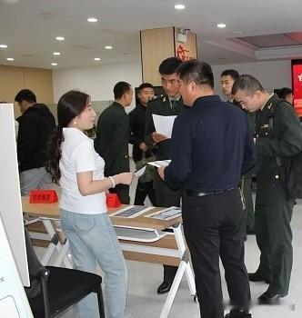 农村兵退伍后的出路非常广，国家现在对退役军人返乡创业和就业有明确的倾斜政策。结合