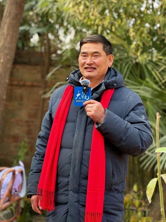 朱之文为啥突然又火了很多人都好奇缘由，其实根本没有复杂的包装炒作，从头到尾，就是