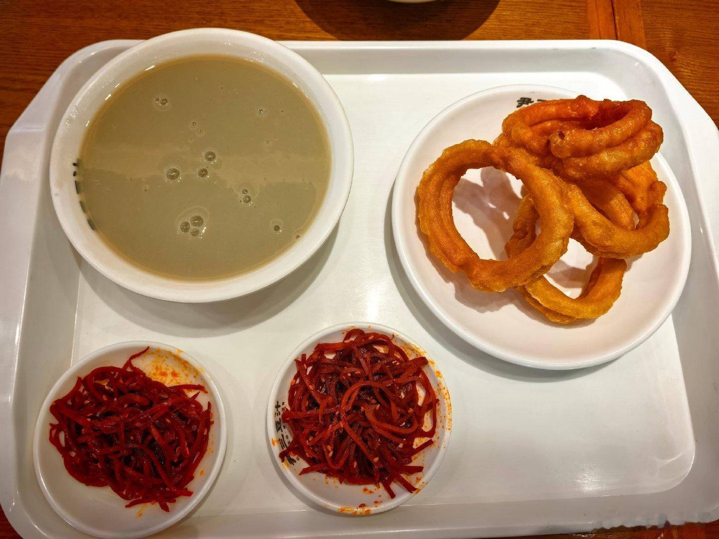 豆汁，我还是喜欢趁热喝 