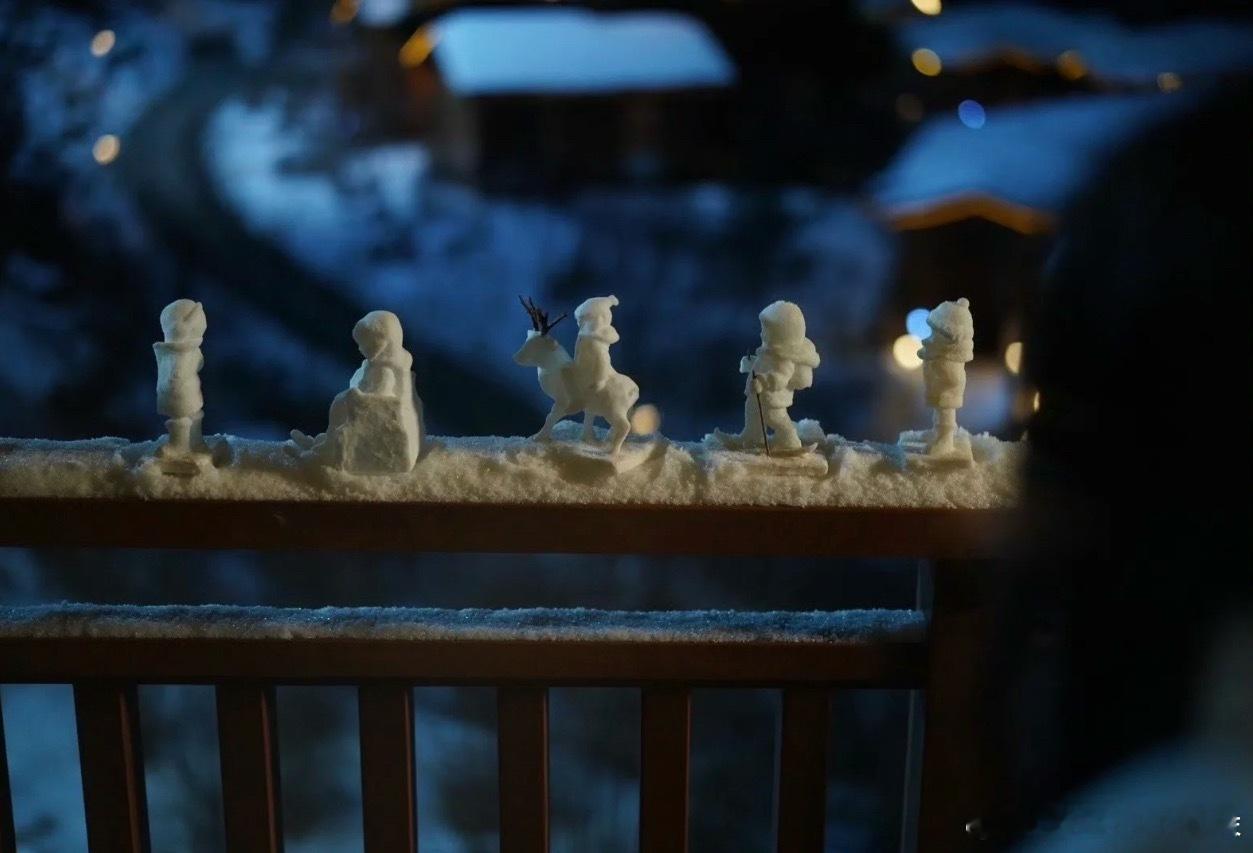 林屿森这个捏雪人的技术，在长白山摆摊都会赚的盆满钵满。 