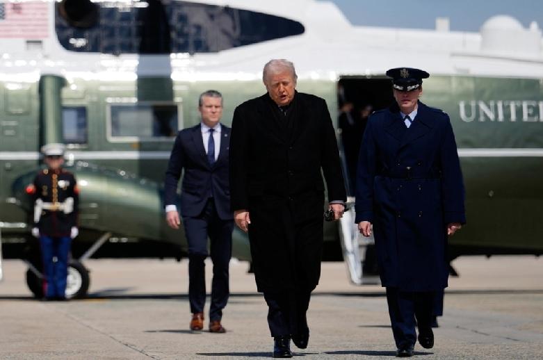 中东战火备受全球关注。美国国家情报总监加巴德（Tulsi Gabbard）周三（