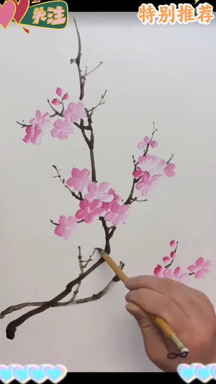桃花画法。
特别推荐：传播美术知识。
·笔肚钛白，笔尖少量曙红，两笔组合成一个花