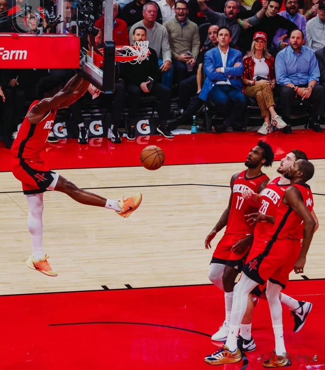 今天火箭赢了又好像输了，打残阵独行侠都这么艰难，暴露出来的2个问题非常值得深思。