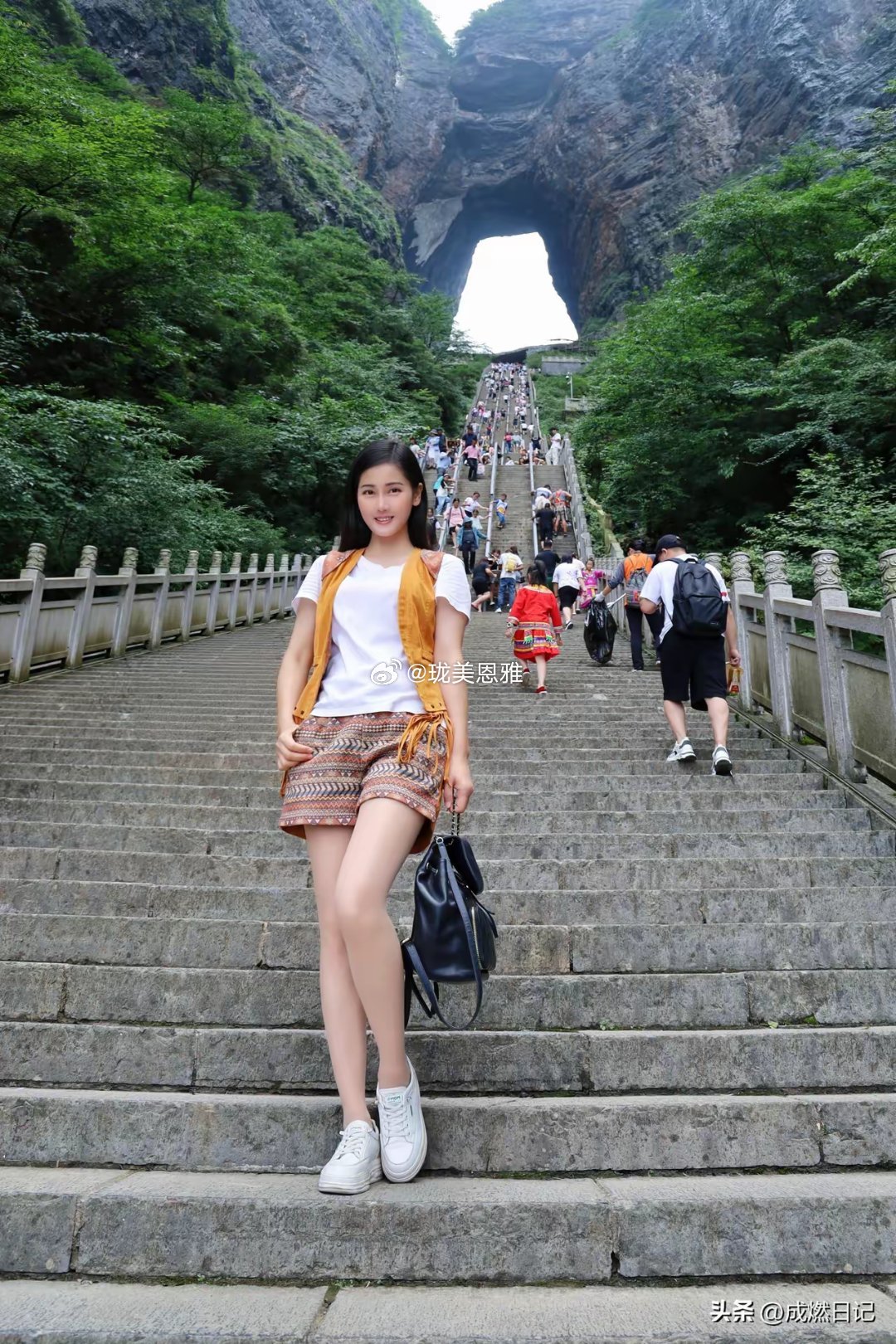 天外如果真的有仙山，大概也就是天门山这般模样吧 