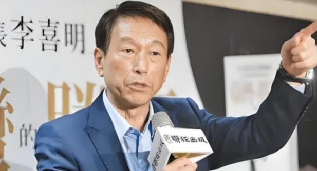 台湾前参谋总长李喜明一席话，让岛内炸锅！他直言解放军不是不敢打，而是时机未到。李