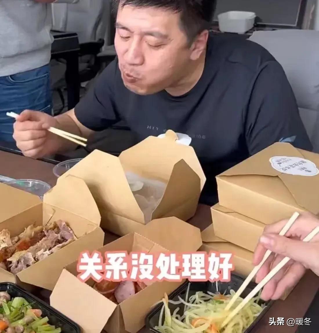 别拿命换钱，这世上没一份工作值得你硬扛到底
 
张雪峰的悲剧，本就是一场能亲手躲