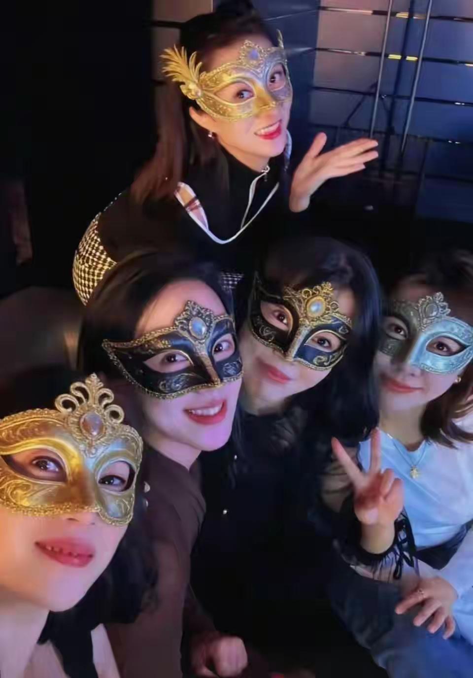 🎭🎭🎭 戴上华丽的面具，一起狂欢吧！🎉🎉🎉