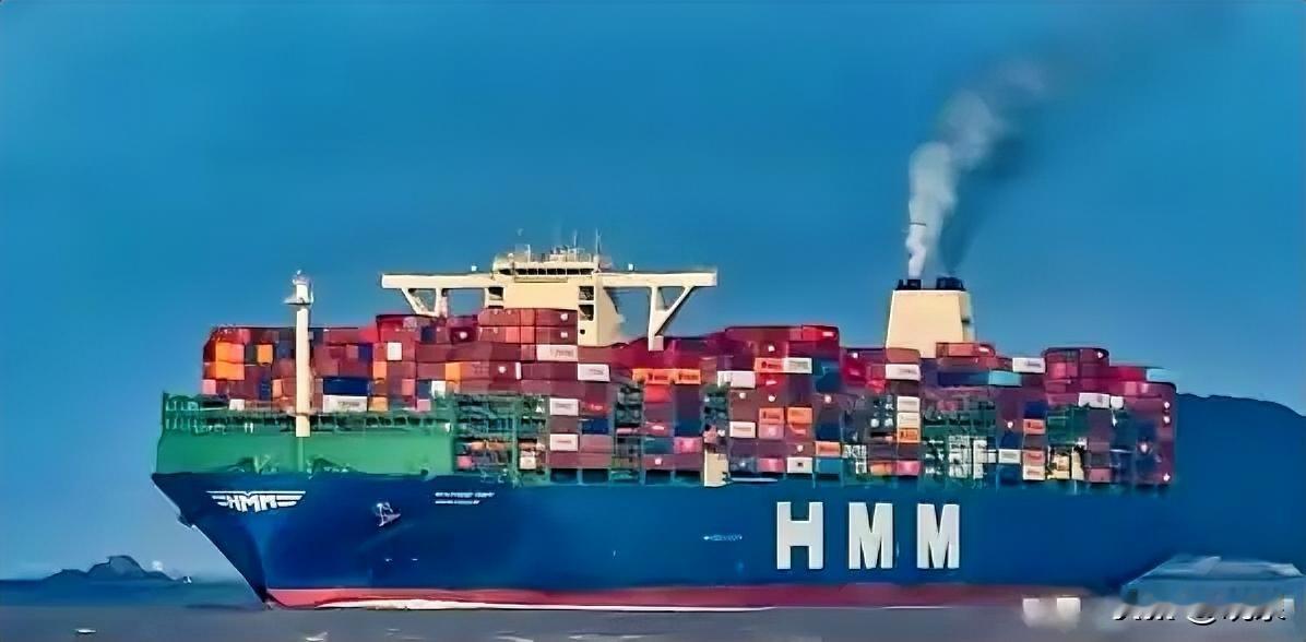 我们是不是“怕”美国了

今天刷头条

读到多条新闻

说美军售卖台湾的军火已经