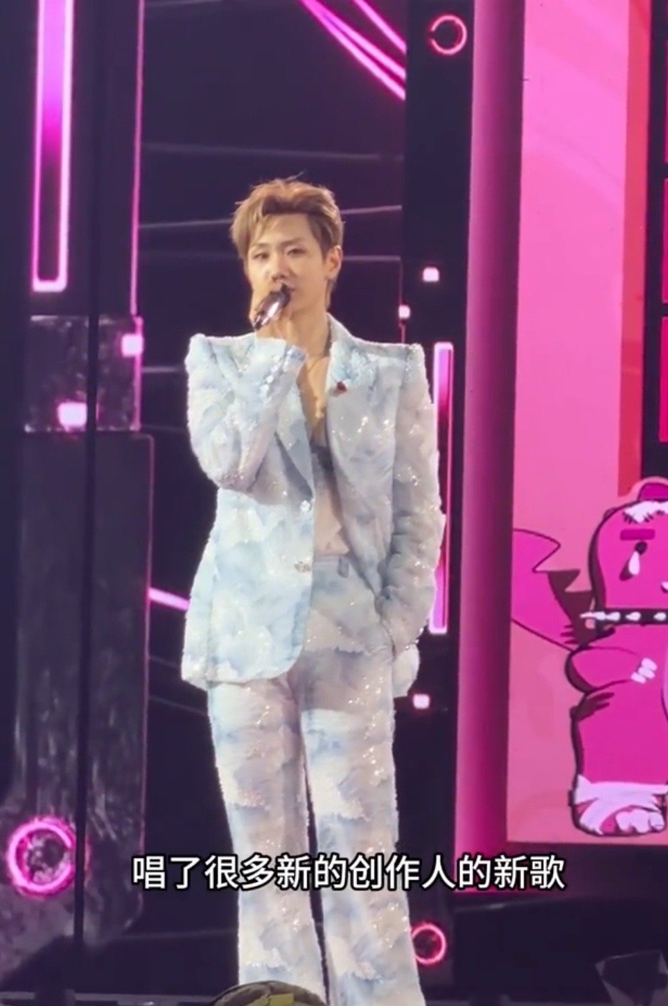 汪苏泷真的很有音乐责任感 汪苏泷的“音乐责任感”，是一种温柔的强大。它不喧嚣，却