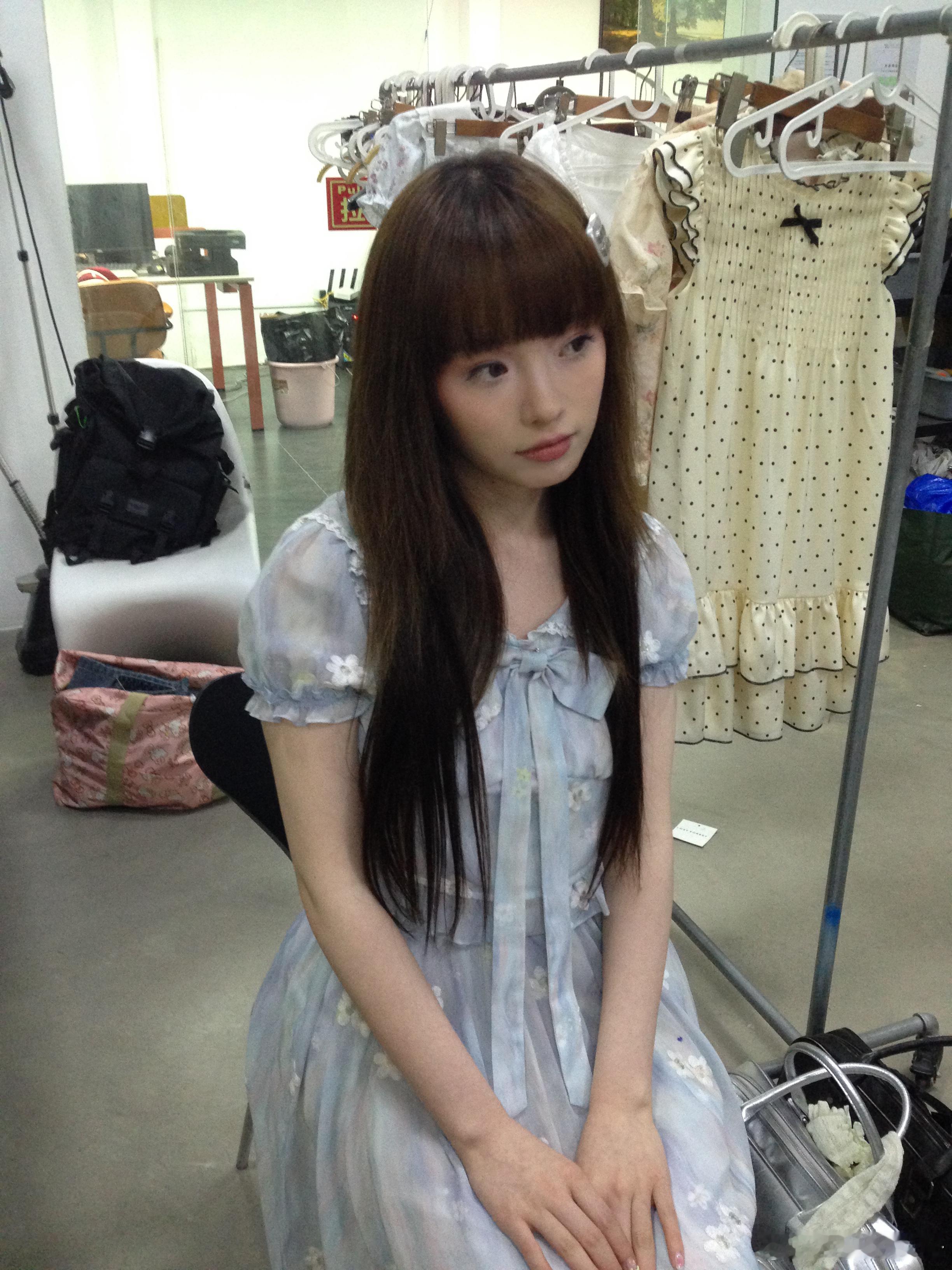 很像 2008年 下课去兼职当模特的女生 哈哈哈 ​​​