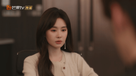 郑合惠子新剧写暗恋文被男主朗读你是迟来的欢喜郑合惠子饰演的阮喻也太可爱了，偷偷写