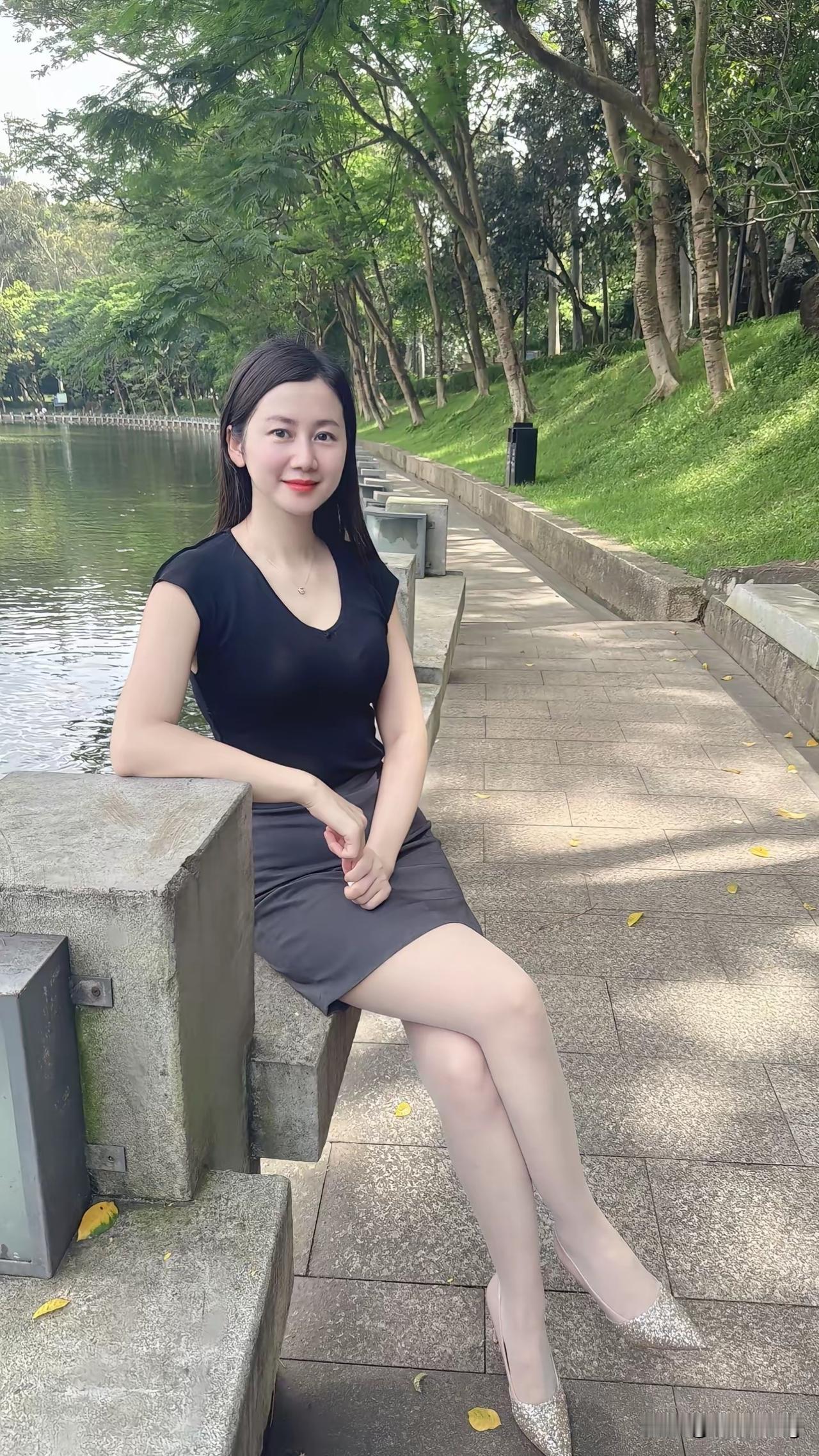 漫步湖畔、静坐草坪，生活的美好就藏在这些不慌不忙的瞬间里✨