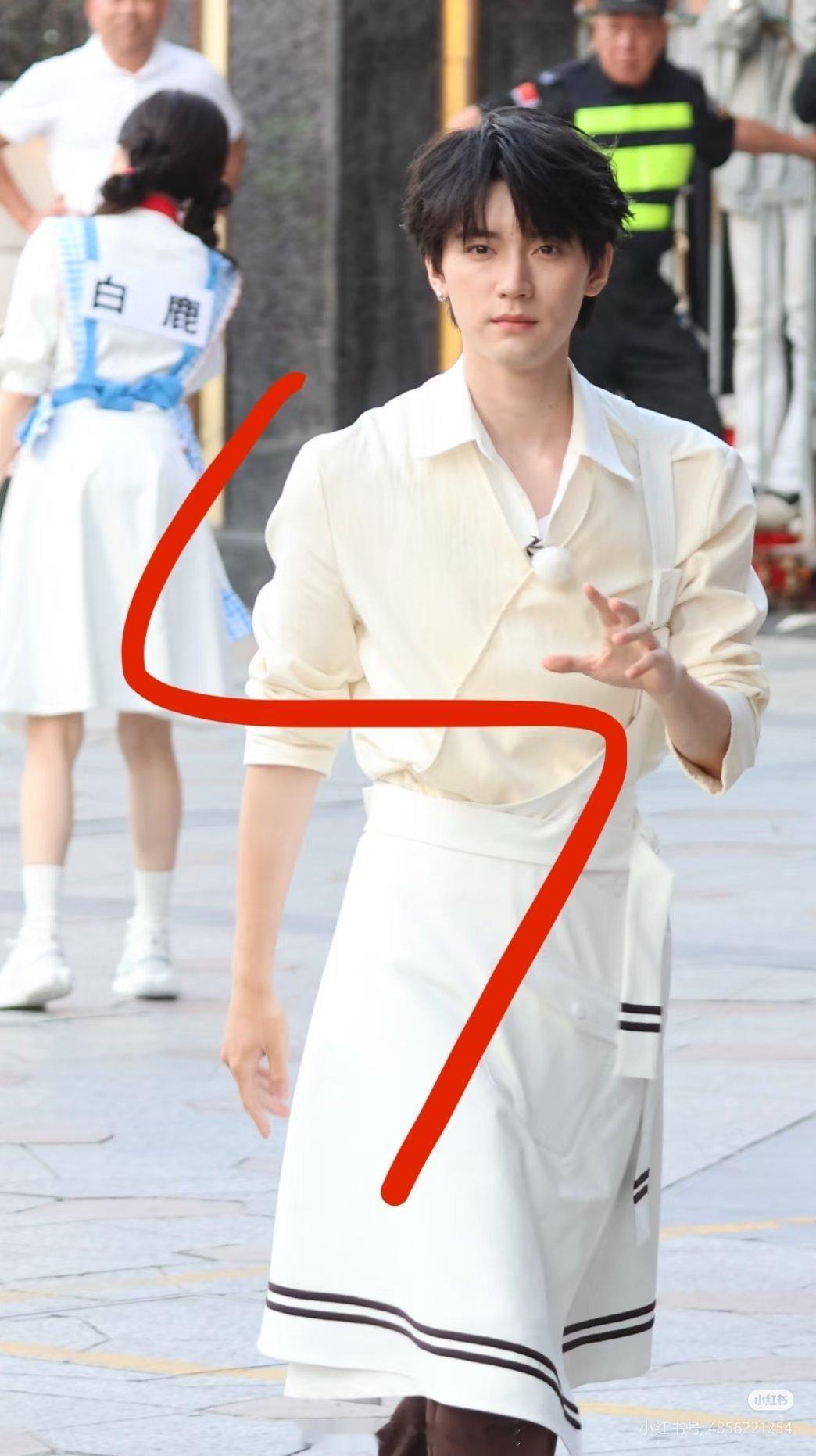 范丞丞、李昀锐、周翊然跑男生图路透 