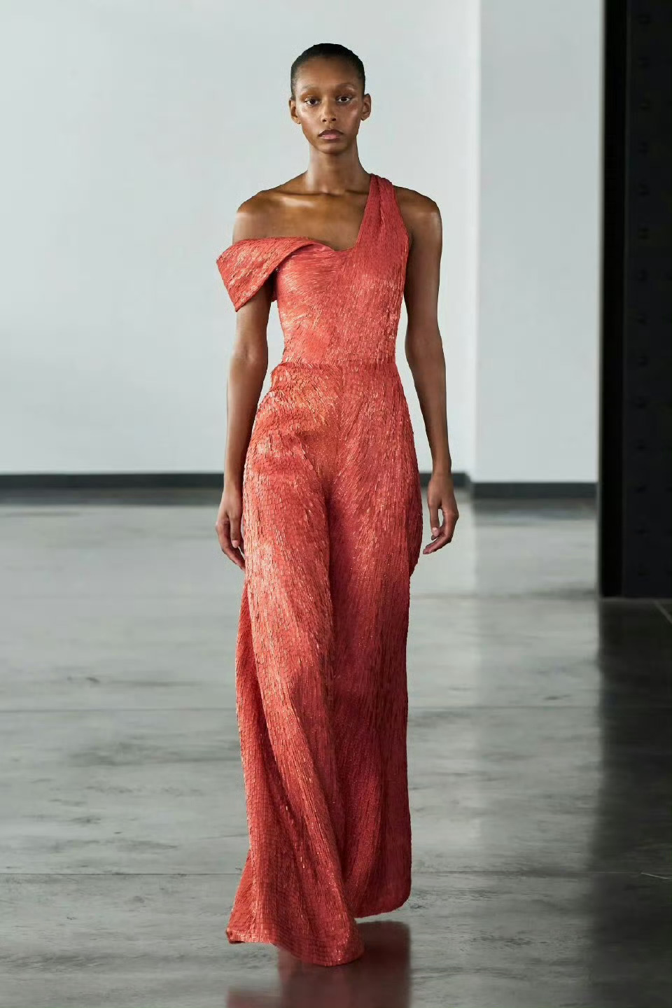 白鹿费加罗五月刊封面预告时尚女帝白鹿演绎两套高定Julien Fournié 2