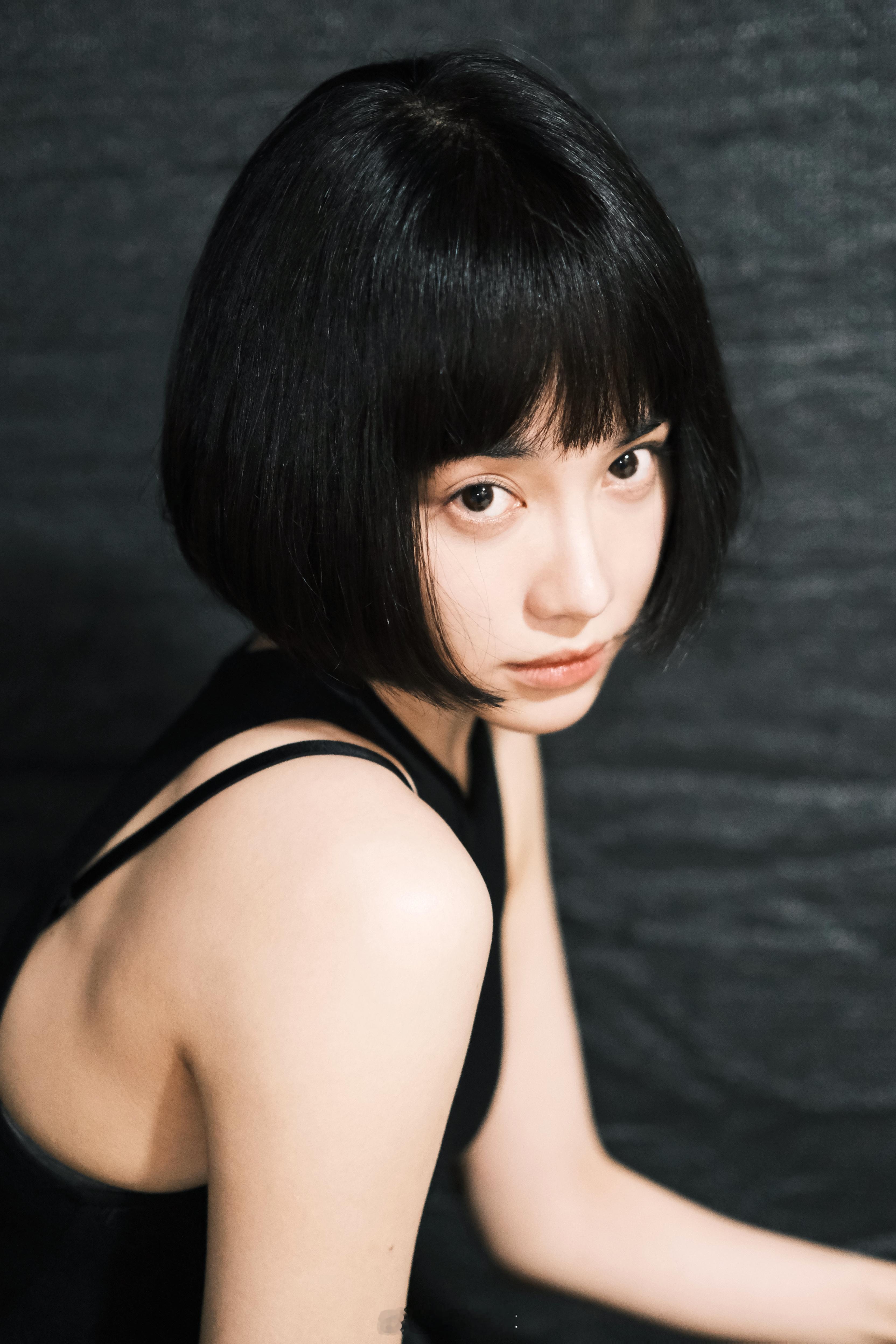 短发限定林博洋上线   《惊蛰无声》短发限定林博洋上线，真的是又美又飒呀，绝对就