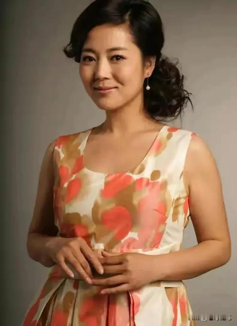 演员王茜华说：1996年，王瑞导演来到北京人艺找我，我当时在北京人艺工作嘛，他说