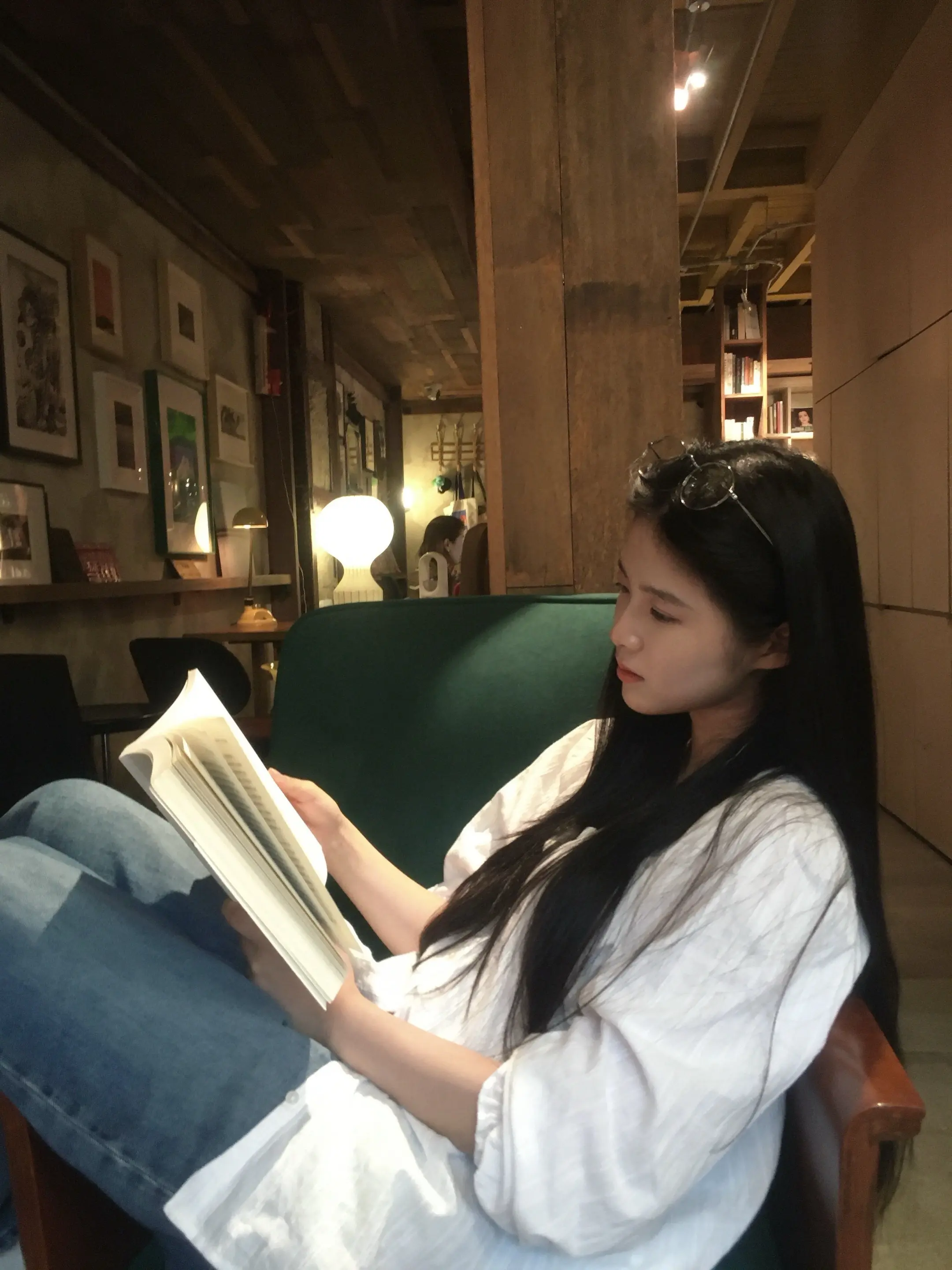 昨日的日记。昨天是520，下午和摄影拍了组图。因为缺个打灯的人手，于是...