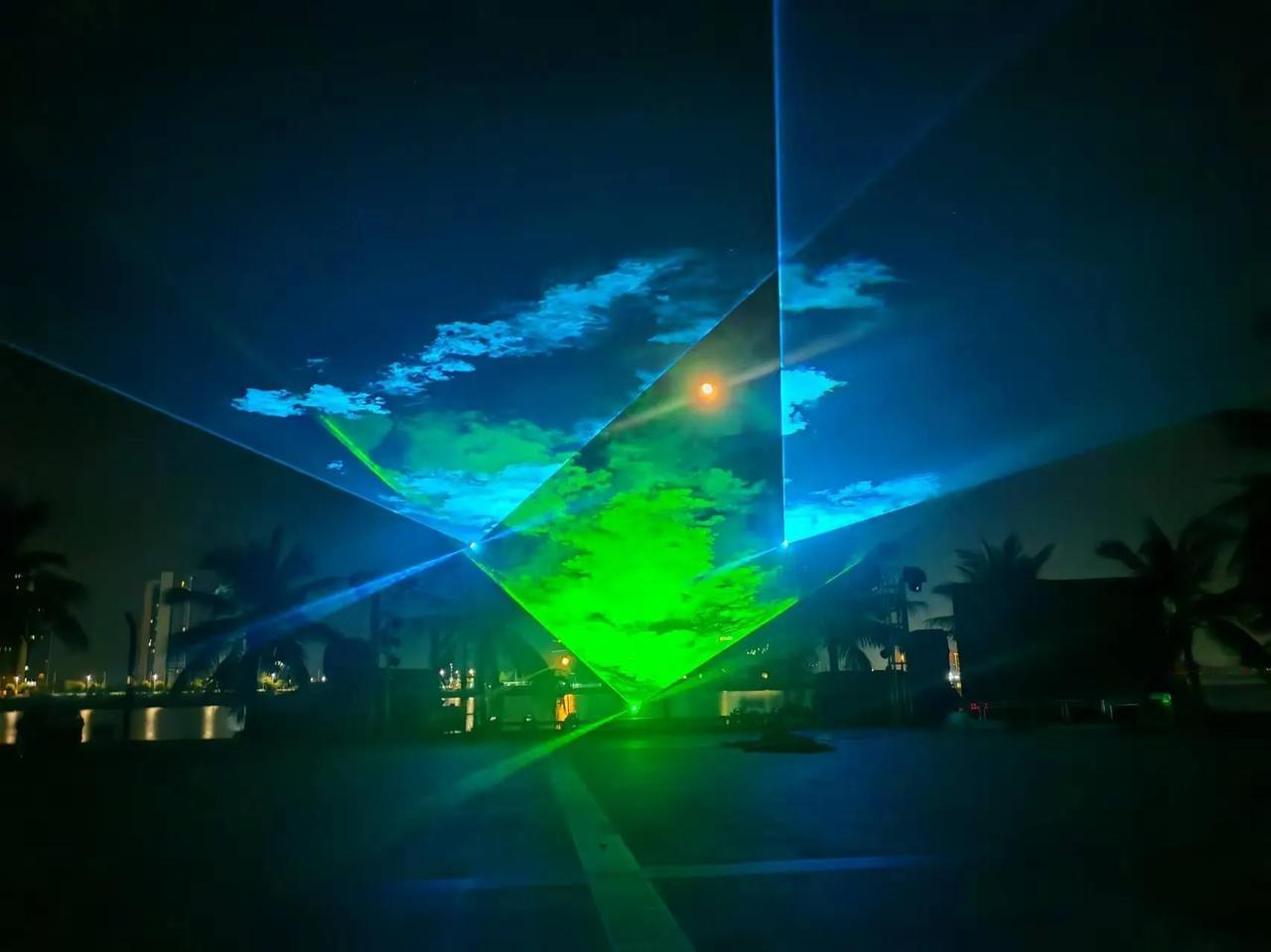 今天大盘放量上攻，尾盘指数有所回落，整体走势比较良性，指数尾盘的回落有利于市场慢