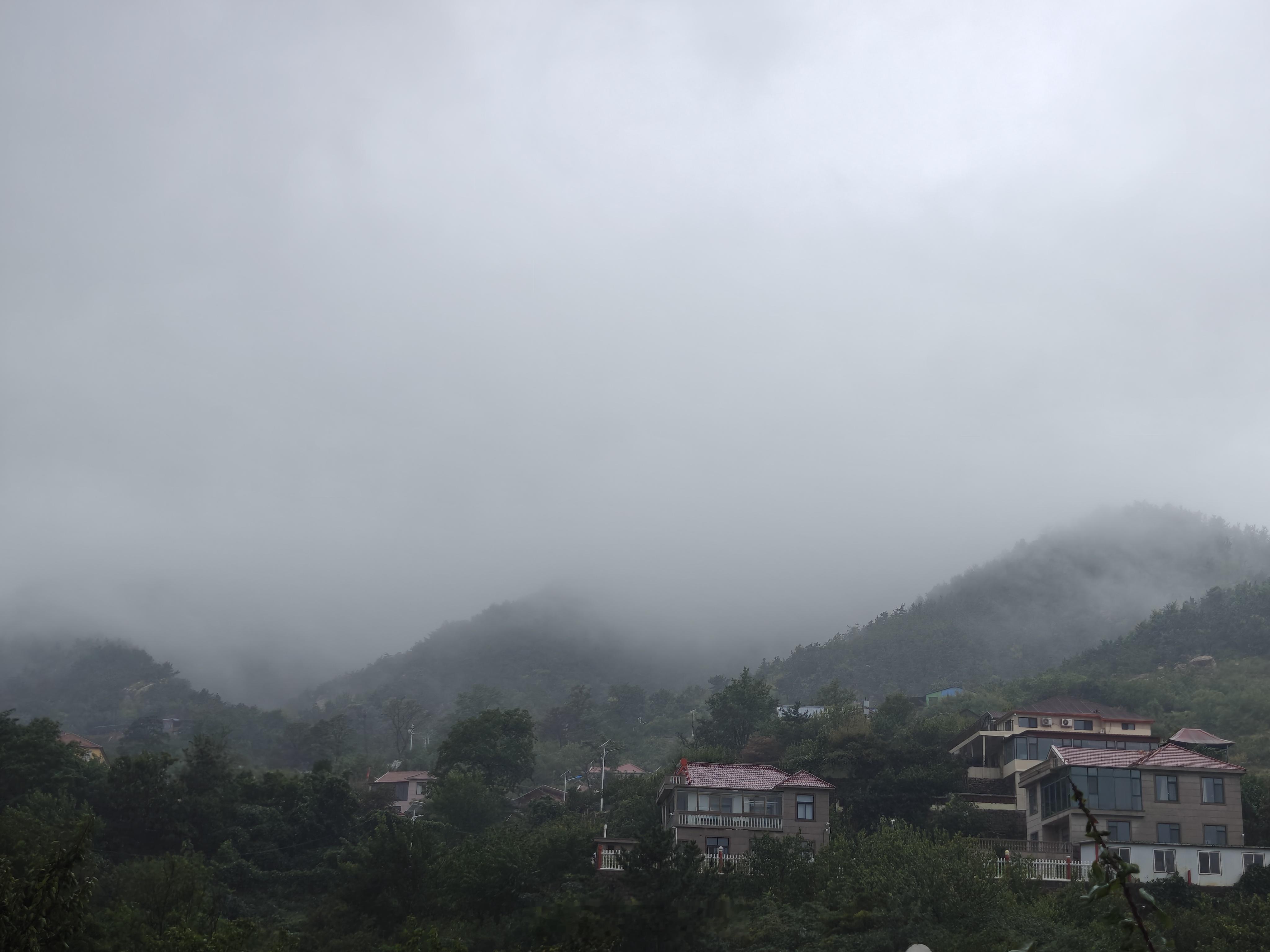 下雨天睡觉天，已经睡到天地不知为何物了，来青岛旅游的朋友们还在外边逛吗？ 青岛·