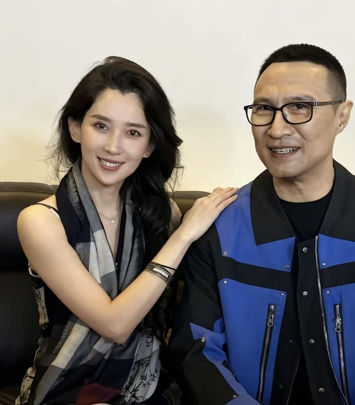 森林北、汪峰分手传闻这件事，我大概做了下猜测和总结。
4月底，有娱记说拍到有女子