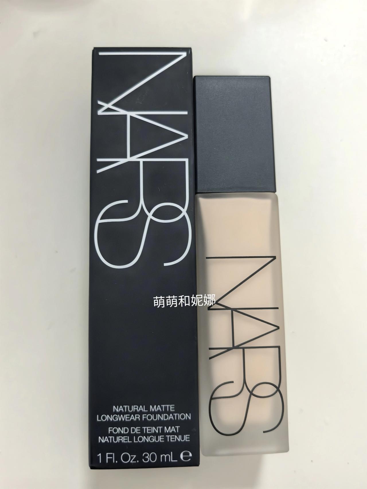 目前在用的化妆品，基本全是nars，超级喜欢nars的底妆，眼影和口红，三种粉底