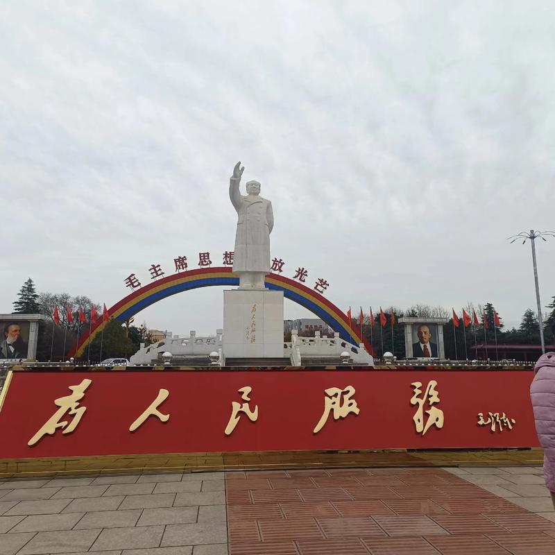 共同富裕是时代标杆，南街模式堪为华夏典范
 
新时代浩浩荡荡，发展答卷日新月异。