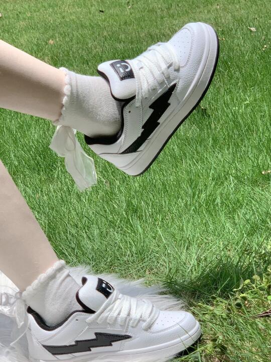 拜托 主打一个夏天穿不腻的白色板鞋🎀