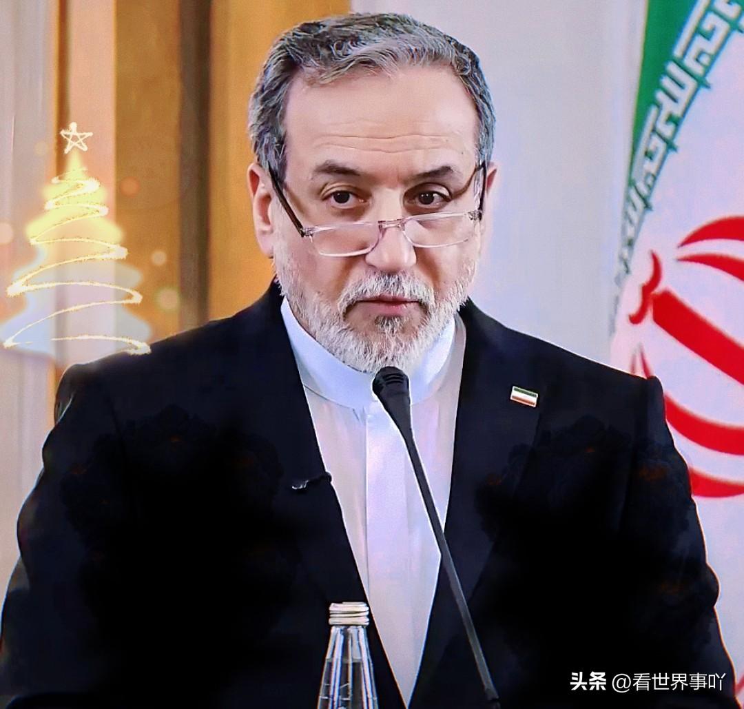 伊朗主动找中国谈
3月24日，中国外交部长王毅和伊朗外长阿拉格齐通话，而这通电话