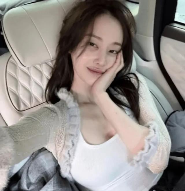 全钟瑞特殊时期发布性感自拍遭炮轰 随后删除此前，因济州航空坠机事件，韩国政府将2