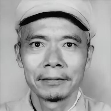 1937年，地下党员涂作潮与邻居打牌。闲聊中，邻居突然凑到他耳边，轻声说：老兄，