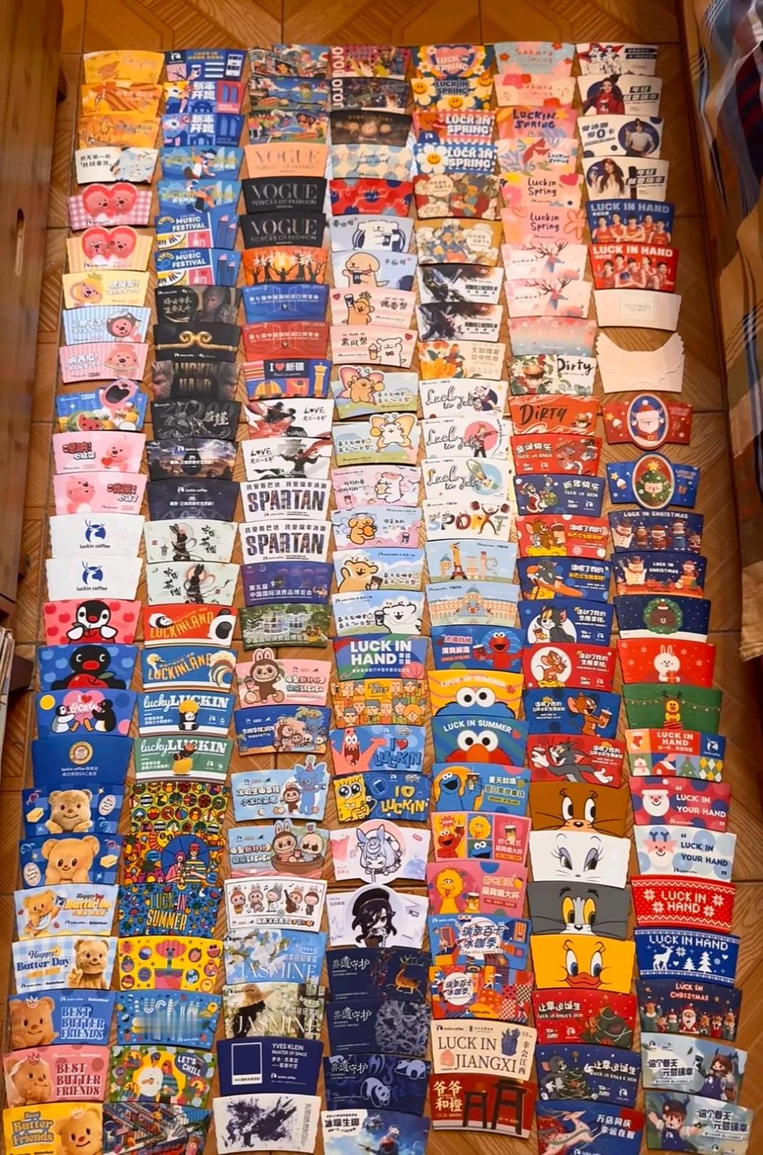 之前都是囤杯套，现在已经升级到奶茶袋了？ 不太理解，但尊重，一代人有一代人的鸡蛋