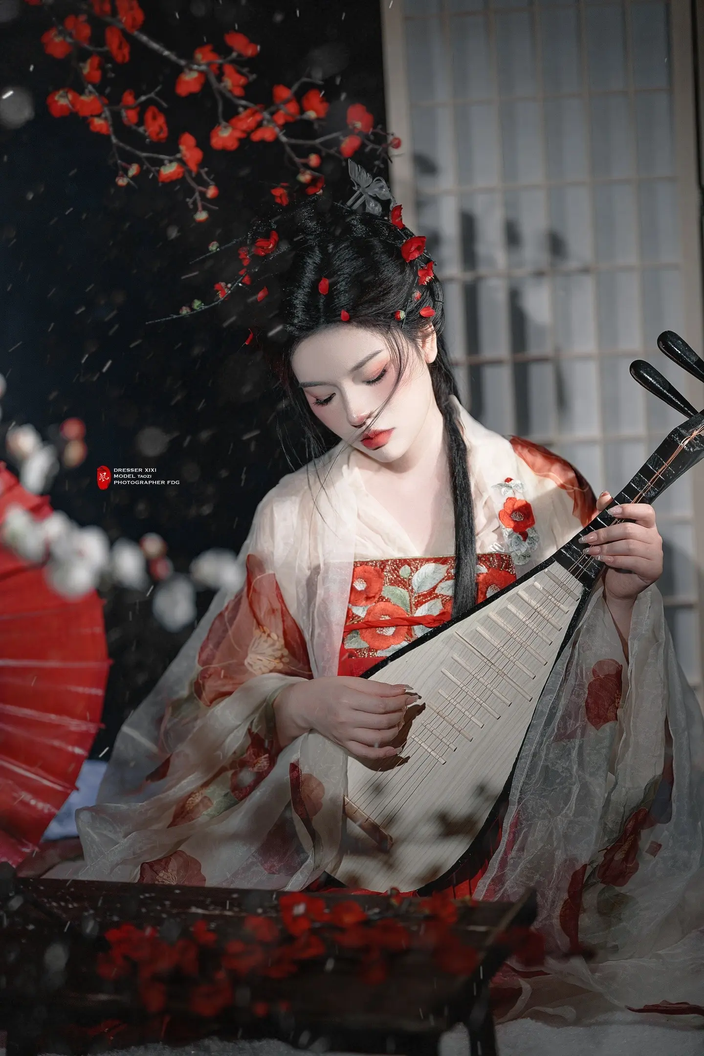 无解的从不是遗憾哦，而是不甘心。手动艾特广州第一妆娘  棚拍其实最难的...