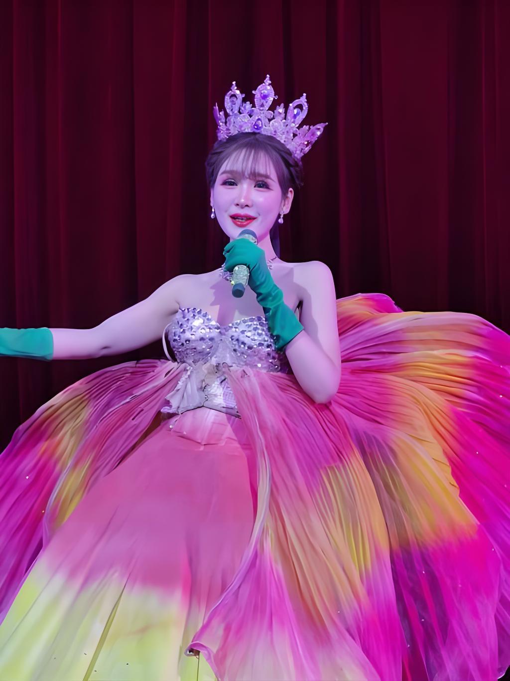 在泰国，避孕药被装进了另一群人的口袋。不是为了避孕，是为了“活着”。
 
这个看