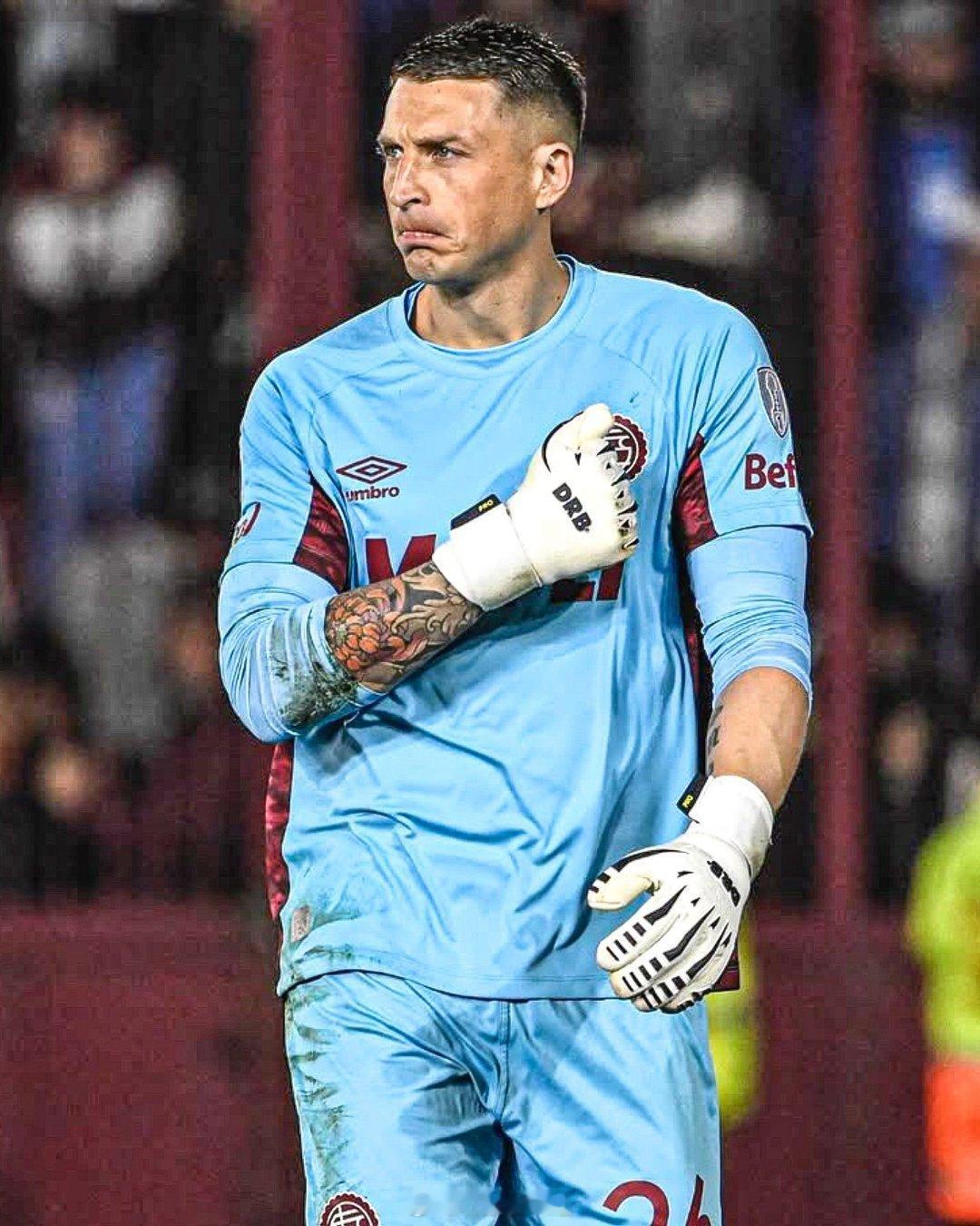 🧤🇱🇻 🏆拉努斯门将纳韦尔·洛萨达在对阵米内罗竞技的 决赛中做出4次扑救