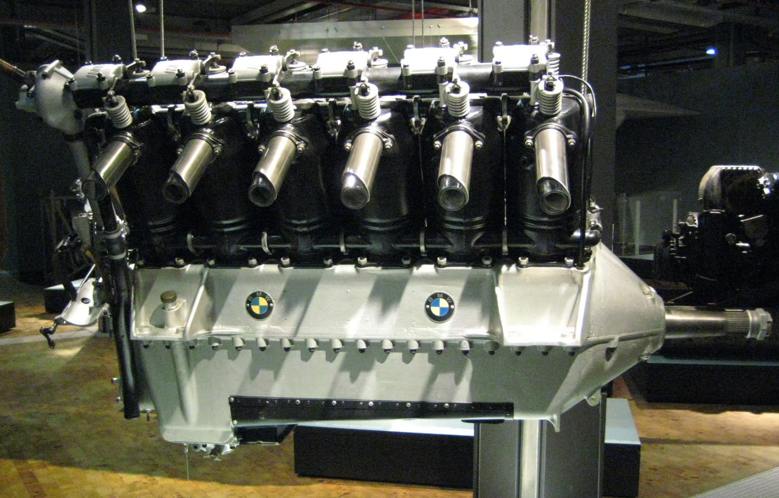 BMW VI-106V12水冷航空发动机 
