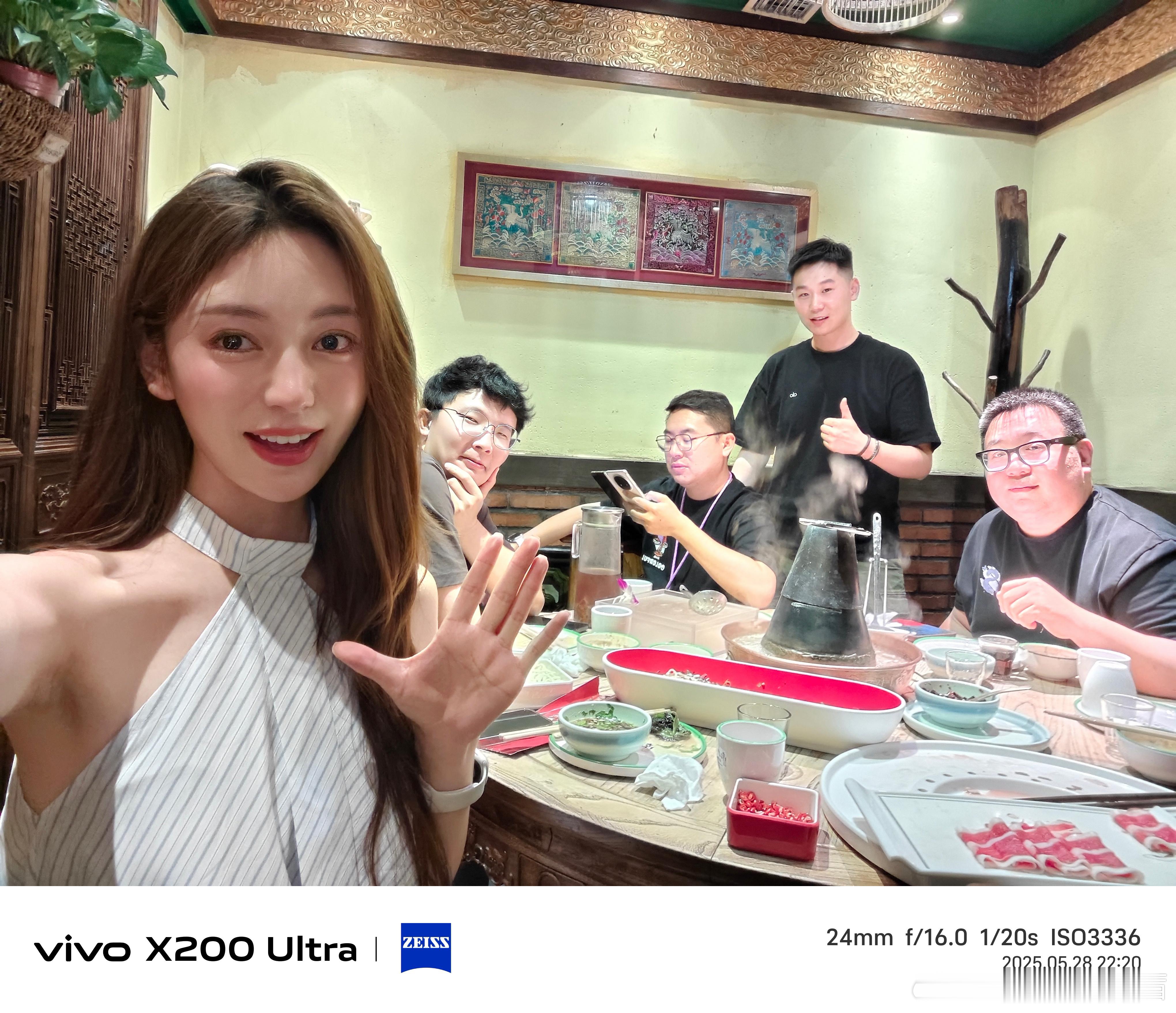 发此微博，特别表扬霍老师，今晚带我们吃的肉肉很好吃。以后就按照这个标准，不要再吃