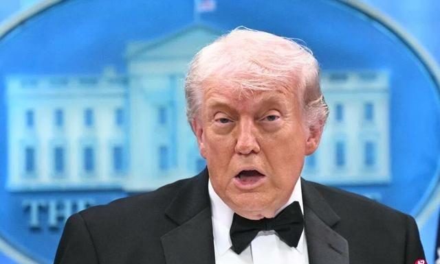 特朗普骑虎难下太难受了？ 特朗普这次是真急了！日前美国总统特朗普向助手放话，要准