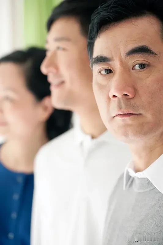 到底该不该取消彩礼，这真是个让人纠结的话题。彩礼在很多地方是传统习俗，代表着对婚