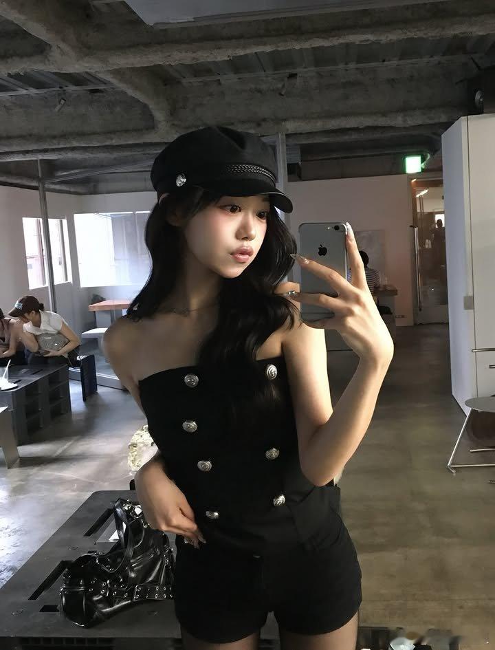 👧🏻🖤 ​​​