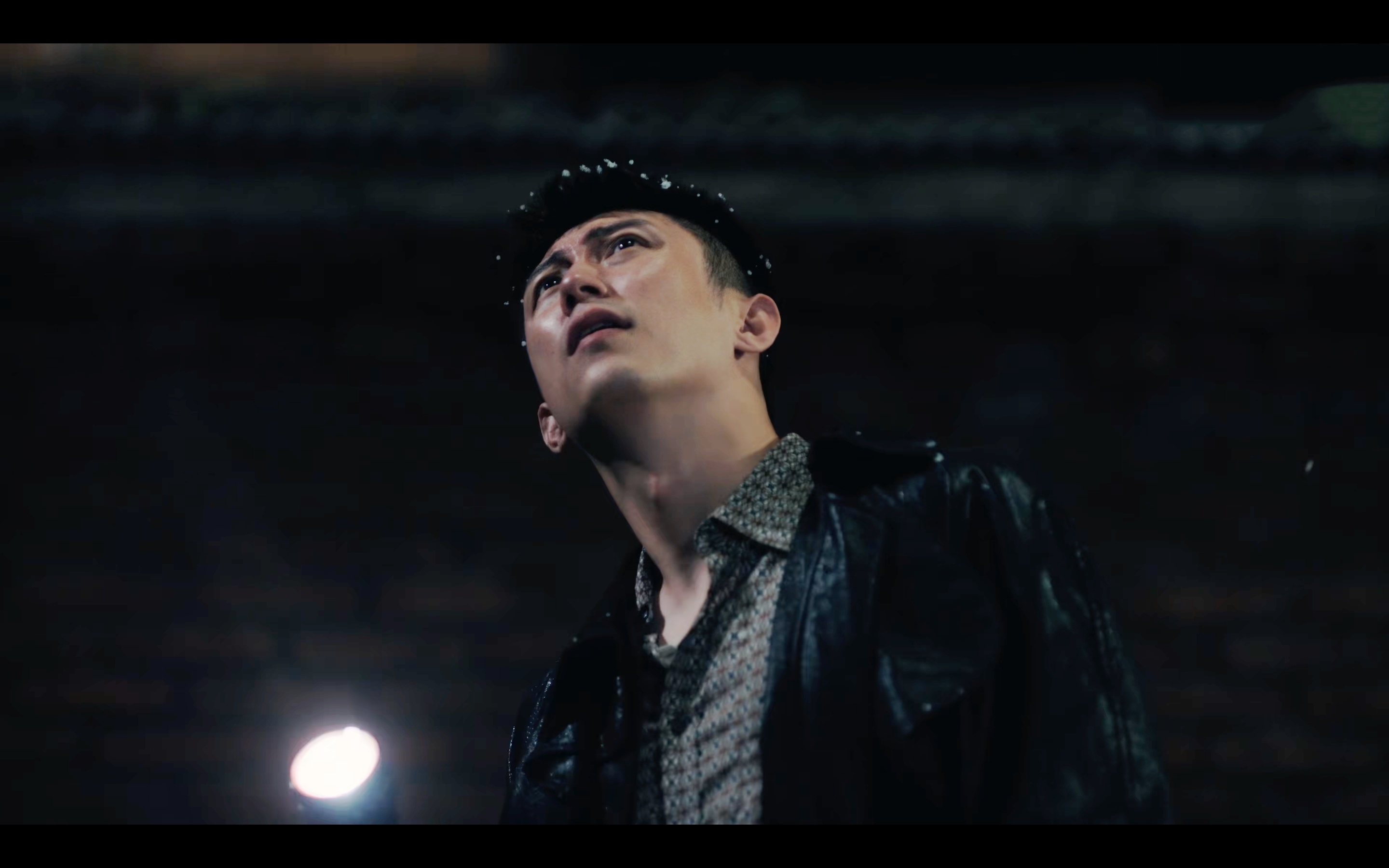 黄景瑜︱《雪迷宫》︱EP01截图今天上午不用带娃，笃悠悠吃个早午饭，又打开了我的