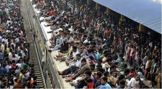 印度最终可能会成为地球大患，不是因为它有多强，而是因为它无限制的人口增长。印度现